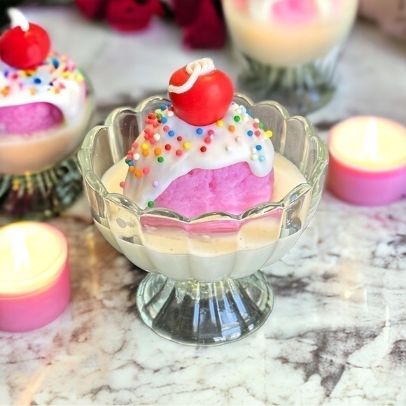 ⚠️SALE Candle // Handmade Pink Ice Cream And Sprinkles Candle SEND OFFERS🥳 - Picture 5 of 5